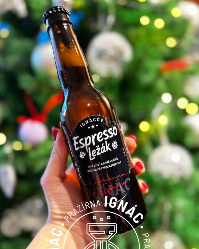 Novinek máme letos víc než dost ☕🎁 A jednou z těch nejodvážnějších, kterou jsme vytvořili ve spolupráci s...